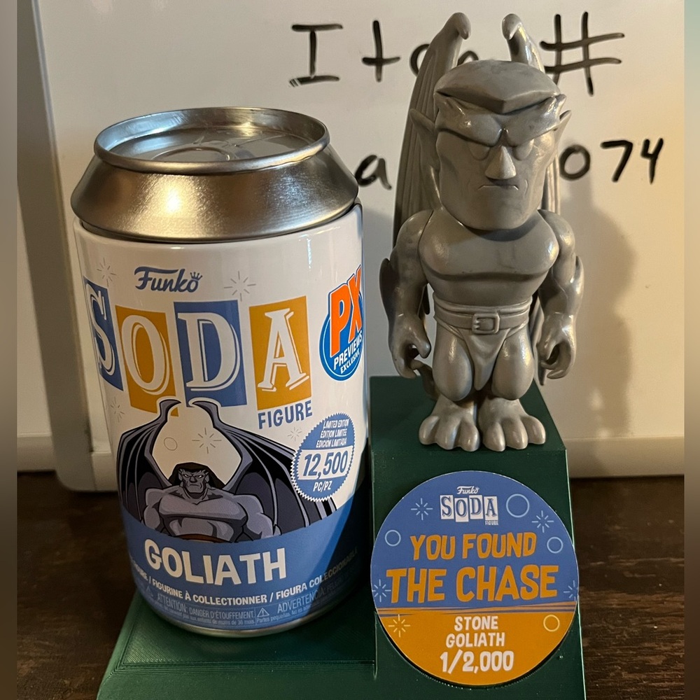 Funko Soda CHASE Stone Goliath Gargoyles cartoon limited ed PX previews figure